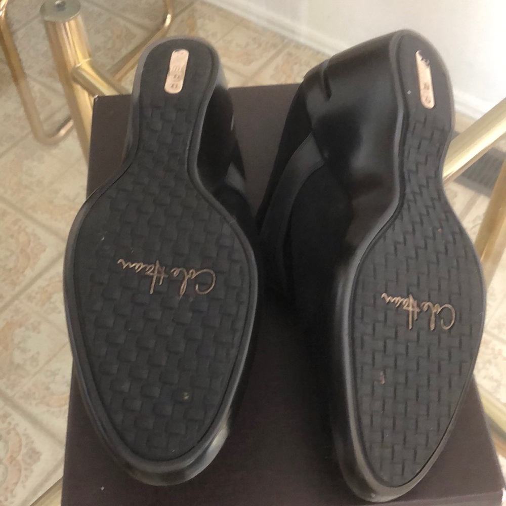 Shoes - Picture 5 of 6